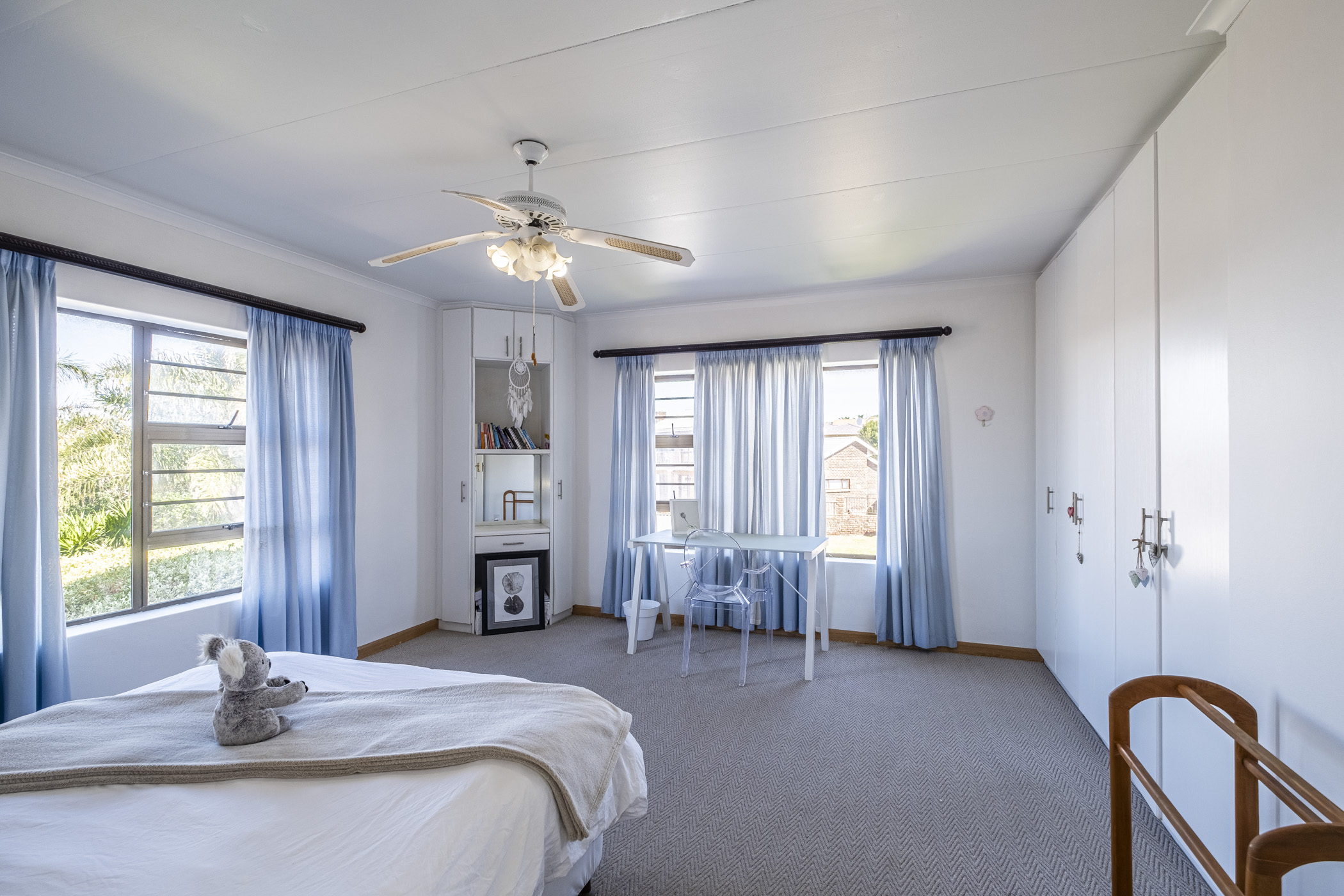 4 Bedroom Property for Sale in Wavecrest Eastern Cape
